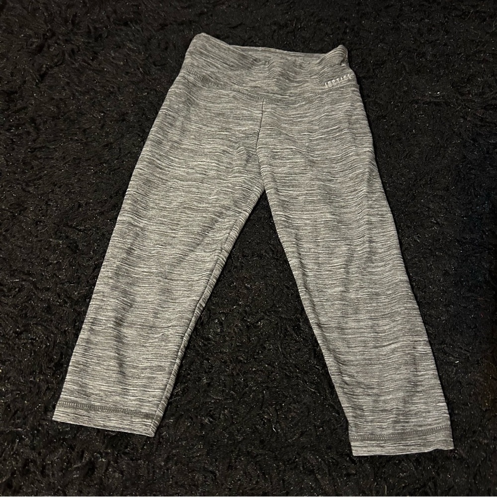 Size 8 GIRLS Justice Gray Capri Leggings A3